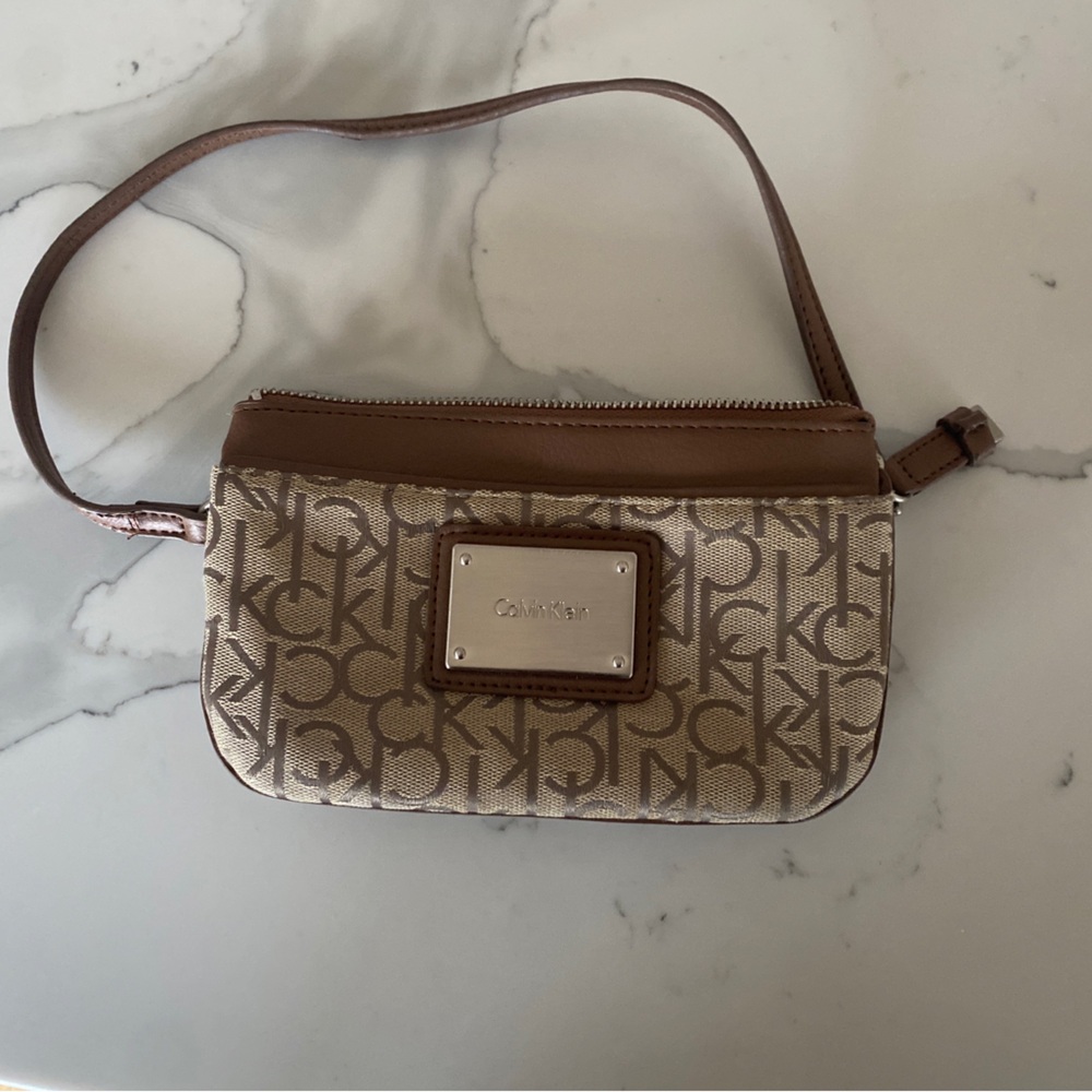 Cute Calvin Klein handbag. Practical for concerts, night out etc